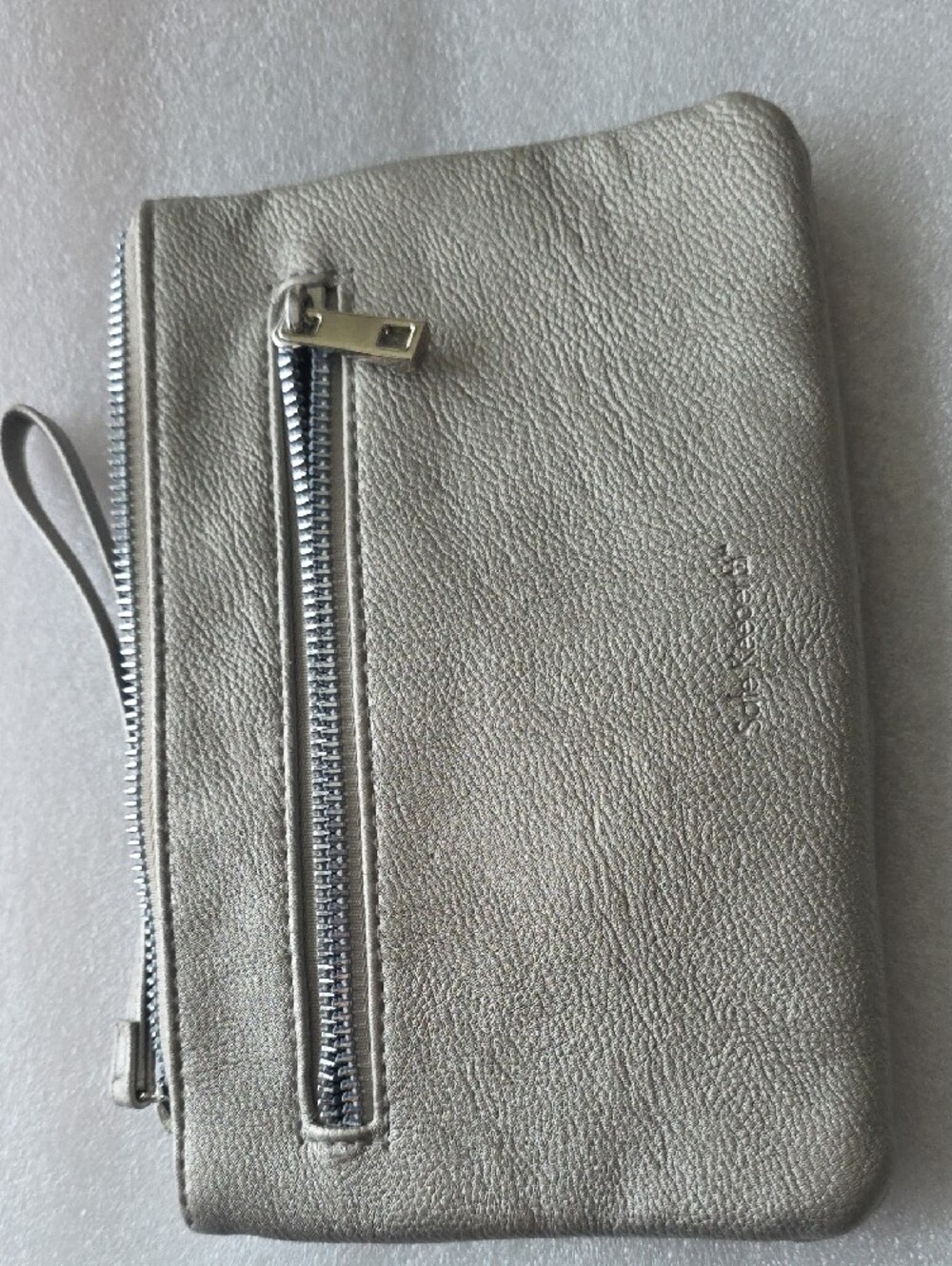 Safe Keeper Bow Wristlet Clutch Wallet Silver Metallic 7 3/4"l 1/2"wide 5"tall - Picture 7 of 9
